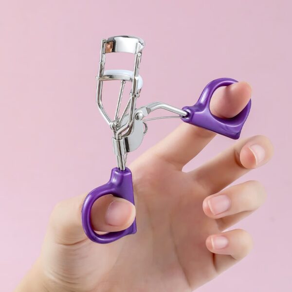 Eyelash Curler with Silicone Cushion Pads (Random Color) - Image 2