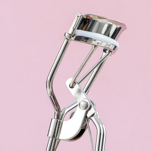 Eyelash Curler with Silicone Cushion Pads (Random Color) - Image 4